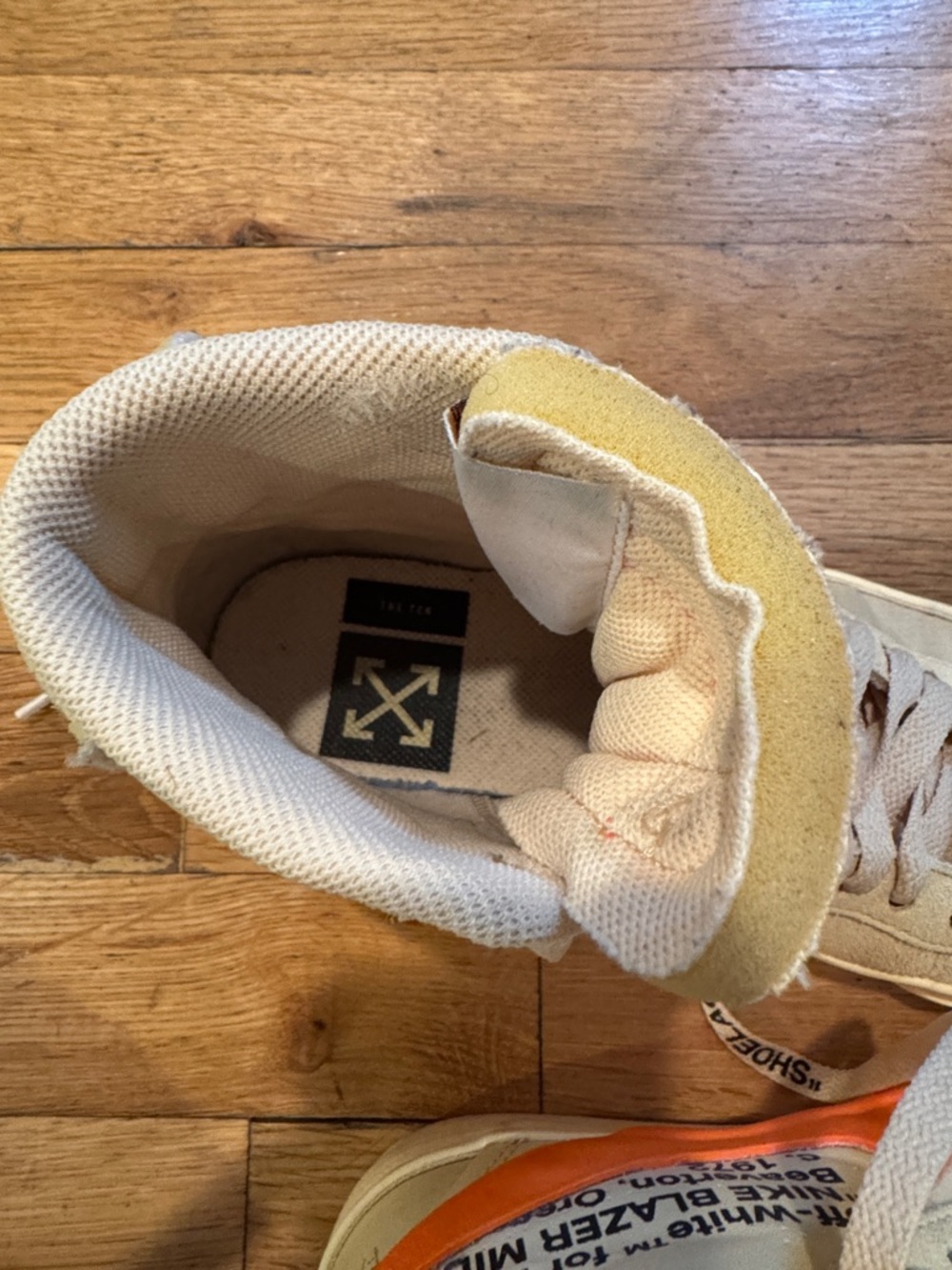 Nike/Off White collab High-Top Sneakers in Cream with Bright Orange Swoosh - Picture 6 of 8